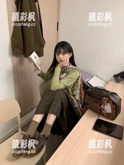 惊喜无限！免费分享1970s蜜桃色黑料，经典回忆不容错过！