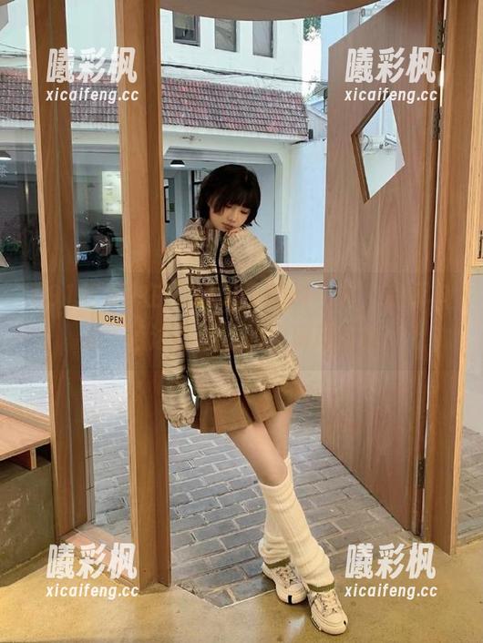 在“91吃瓜爆料”中，资源丰富，直达你追逐的娱乐风向标！