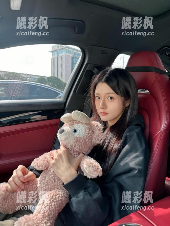 体验吃瓜网app，直达最新八卦信息，跟上潮流不掉队！