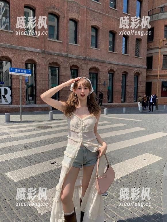 我要吃瓜 不要错过!“我要吃瓜网址”的链接,助你轻松追踪明星动态和绯闻八卦。
