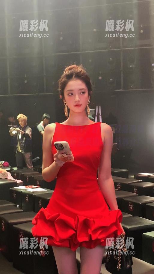 下载黑料91，轻松获取最新娱圈黑料，让你做个信息灵通的吃瓜群众！