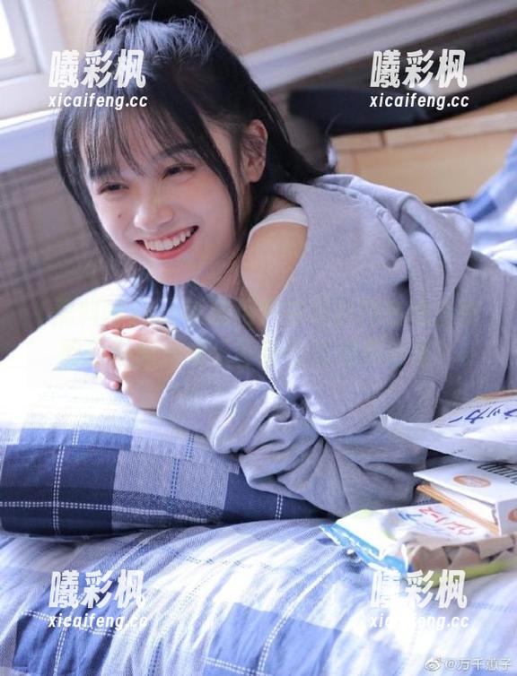 ios系统用户在黑料网在线分享吃瓜奇闻，娱乐圈新动态都在这里！