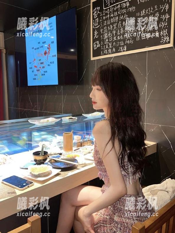 黑料网带你在线播放，在线观看每日最新桃色新闻，快来吧！