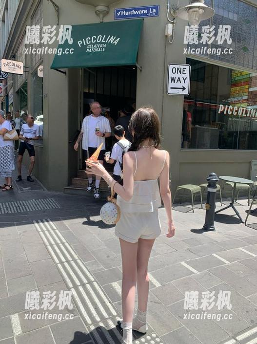 深入了解娱乐圈，911黑料网app帮你获取黑料链接，快来看看吧！