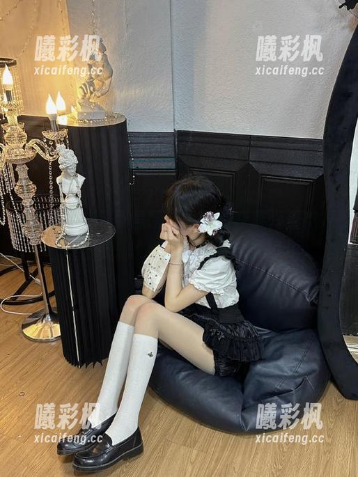 下载黑网料，免费获取海量吃瓜信息，轻松追踪娱乐八卦！